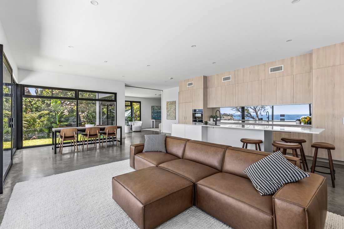 Spectacular Brand New Clifftop Home In In Malua Bay, New South Wales, Australia For Sale (13636148)