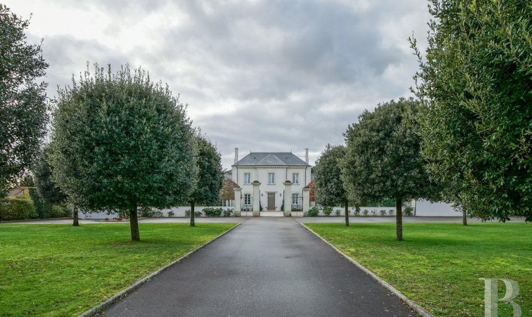 A Splendid Eighteenth Century Mansion Near In Nantes, Pays De La Loire