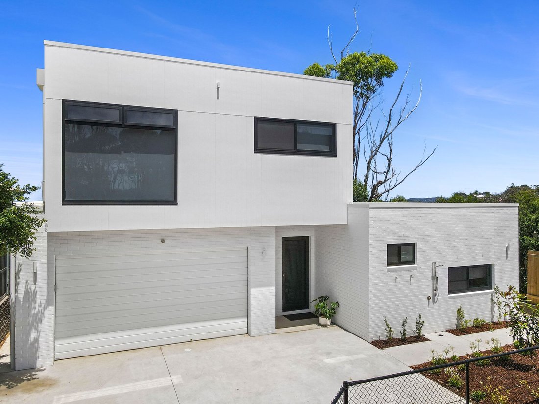 Spectacular Brand New Clifftop Home In In Malua Bay, New South Wales, Australia For Sale (13636148)