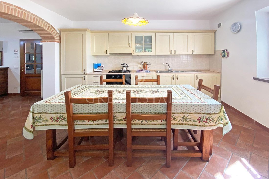 Estate in Center, Cortona, Tuscany 5 - 13637359
