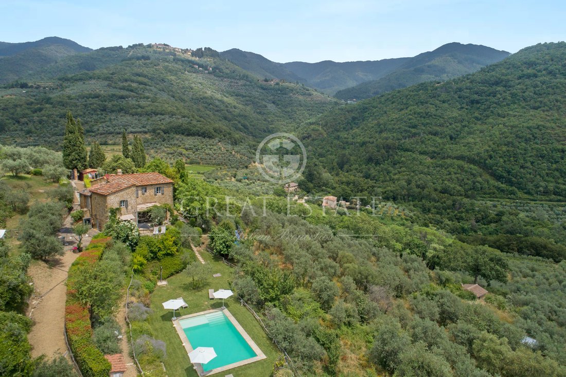 Estate in Loro Ciuffenna, Tuscany, Italy 1 - 13637208