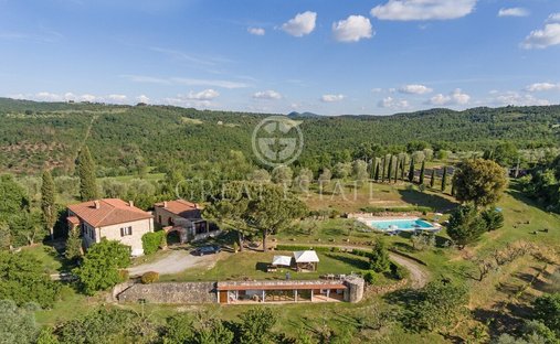 Estate in Rapolano Terme, Tuscany, Italy 1