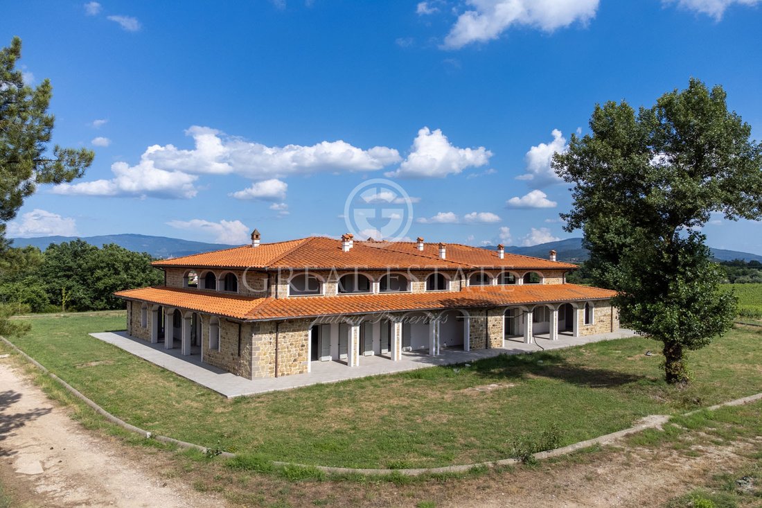 Estate in Quarata-Indicatore Pratantico-Ceciliano, Arezzo, Tuscany 1 - 13637380