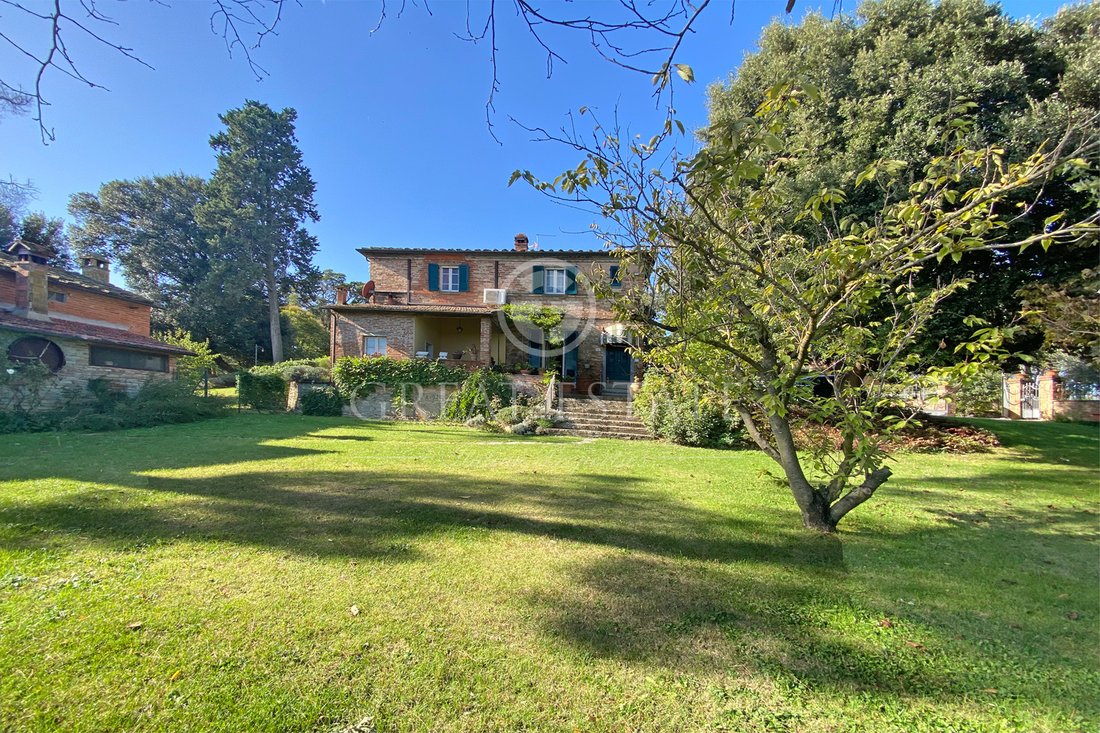 Estate in Foiano della Chiana, Tuscany, Italy 4 - 13637298