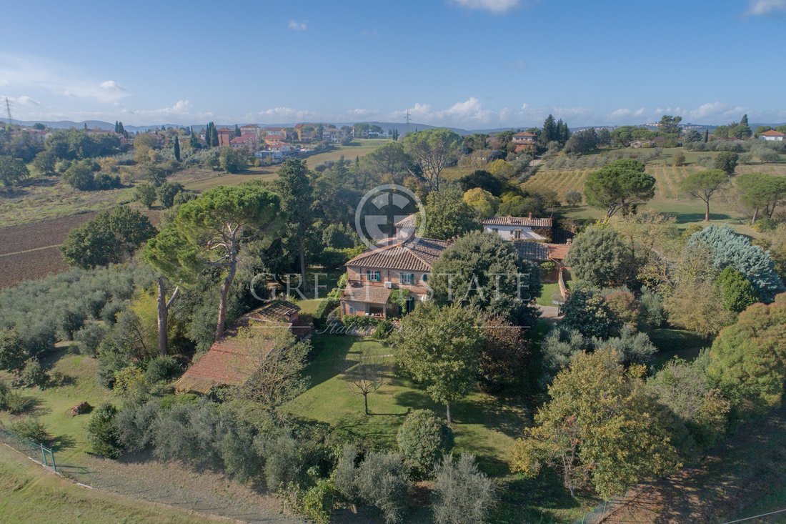 Estate in Foiano della Chiana, Tuscany, Italy 3 - 13637298