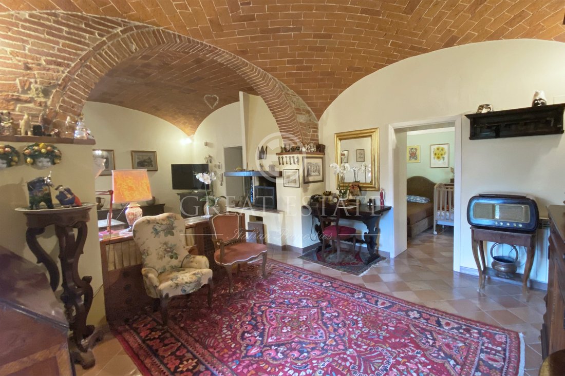 Estate in Foiano della Chiana, Tuscany, Italy 2 - 13637298