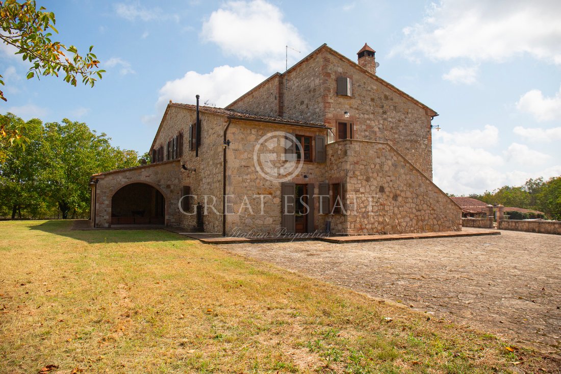 Estate in Sarteano, Tuscany, Italy 3 - 13637351