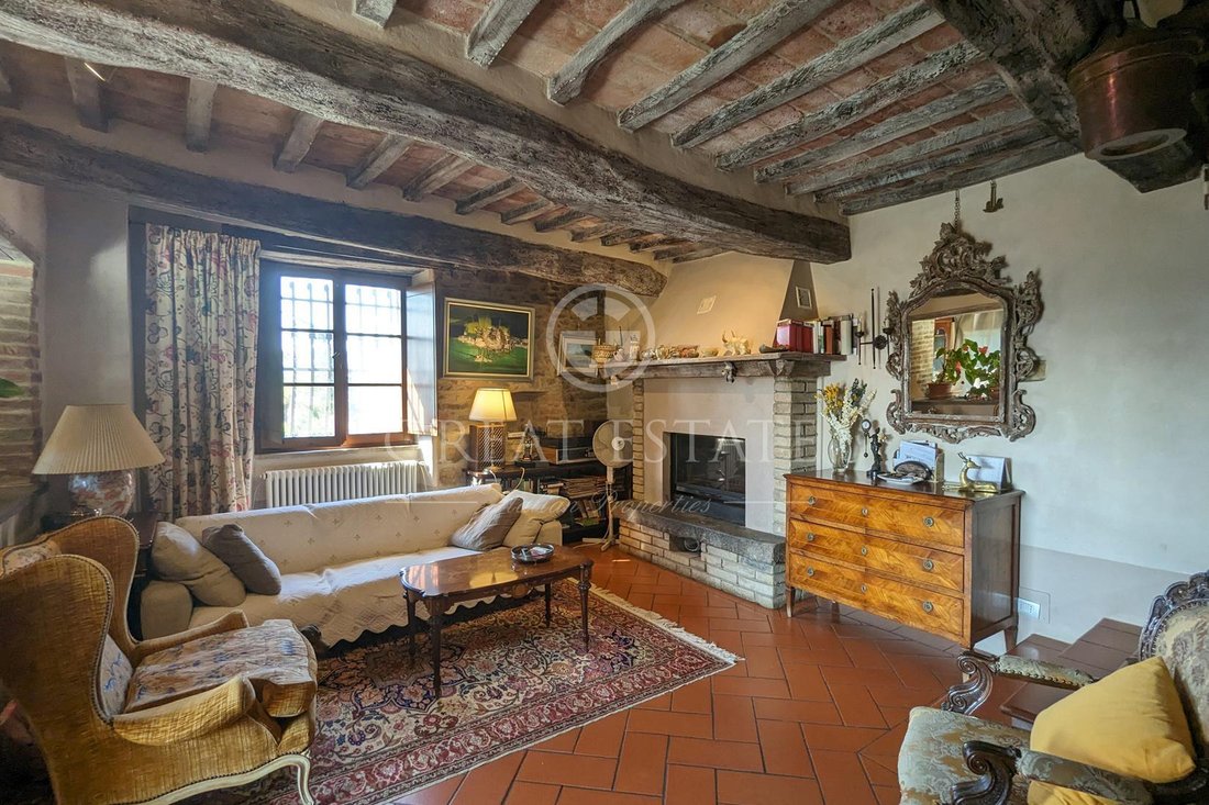 Estate in Passignano sul Trasimeno, Umbria, Italy 2 - 13637195