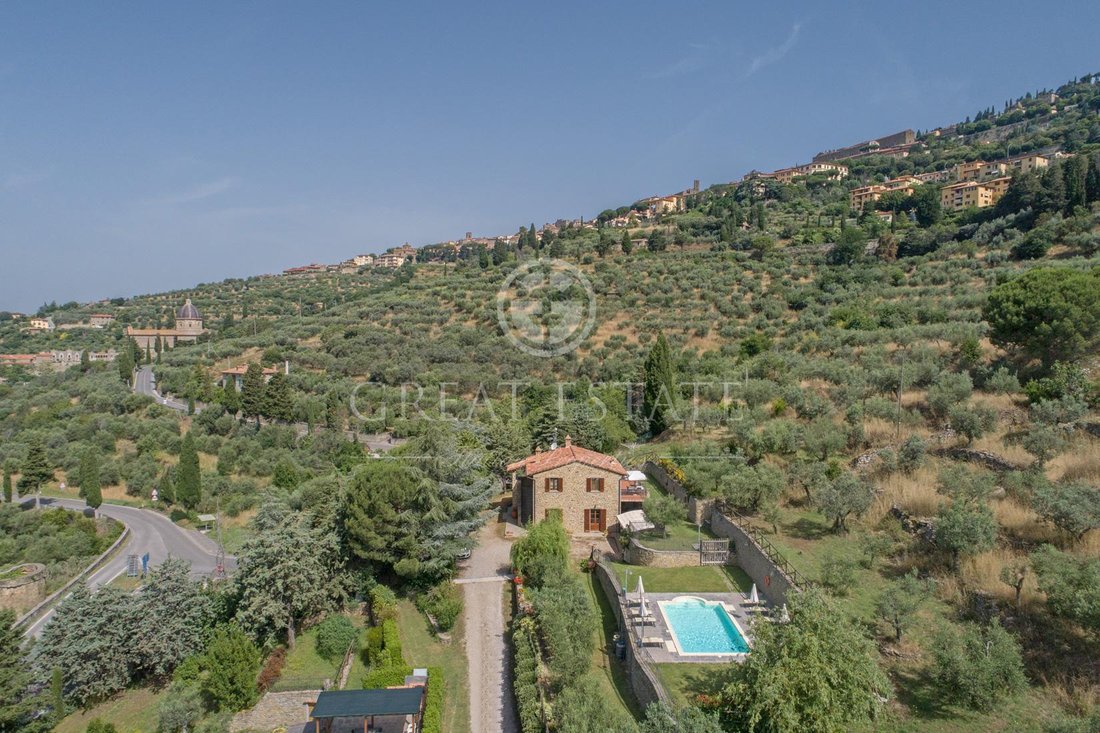 Estate in Center, Cortona, Tuscany 1 - 13637359