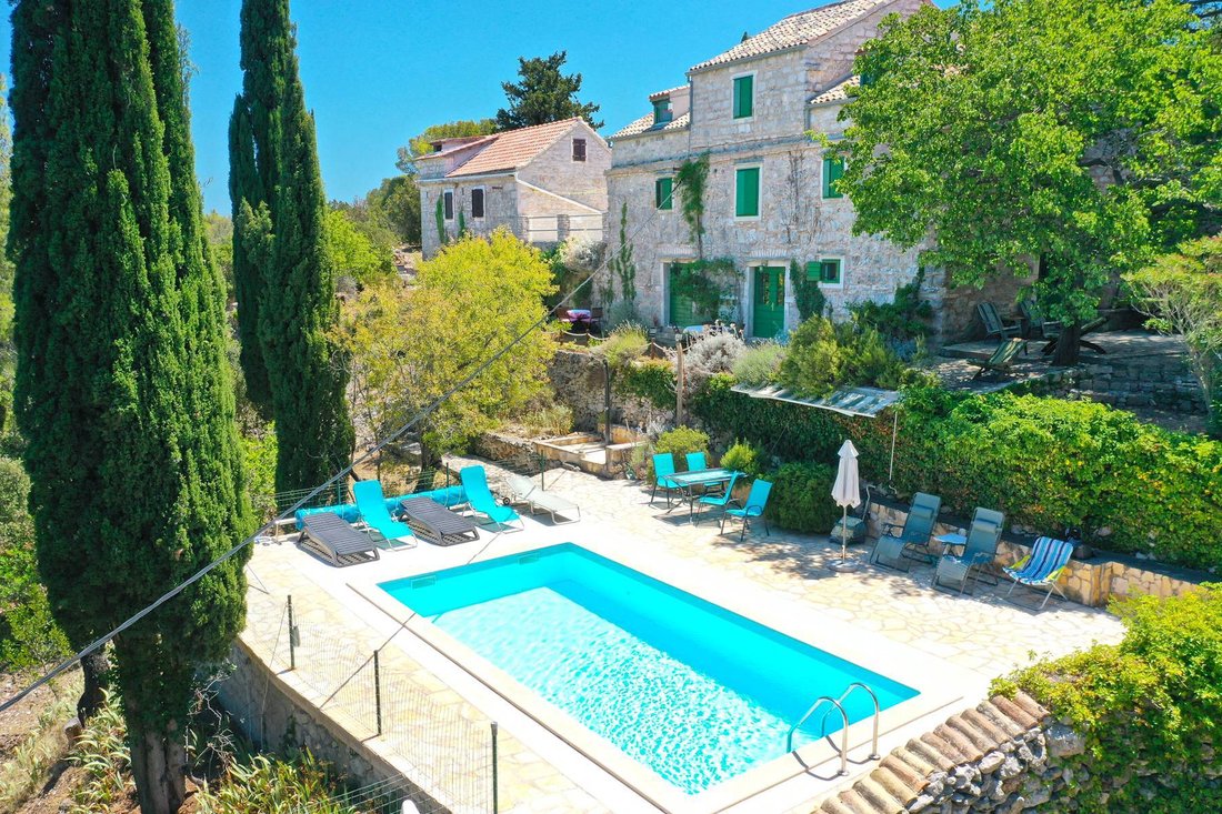 Villa in Dracevo Polje, Split-Dalmatia County, Croatia 1 - 12658681