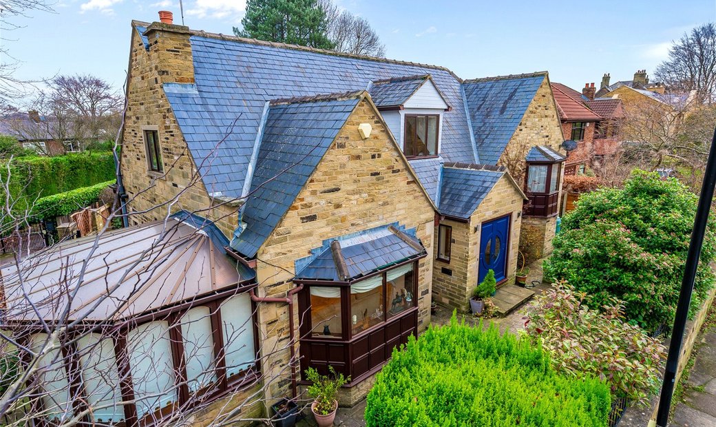 5 Bedroom Detached House For Sale In In Calverley, England, United