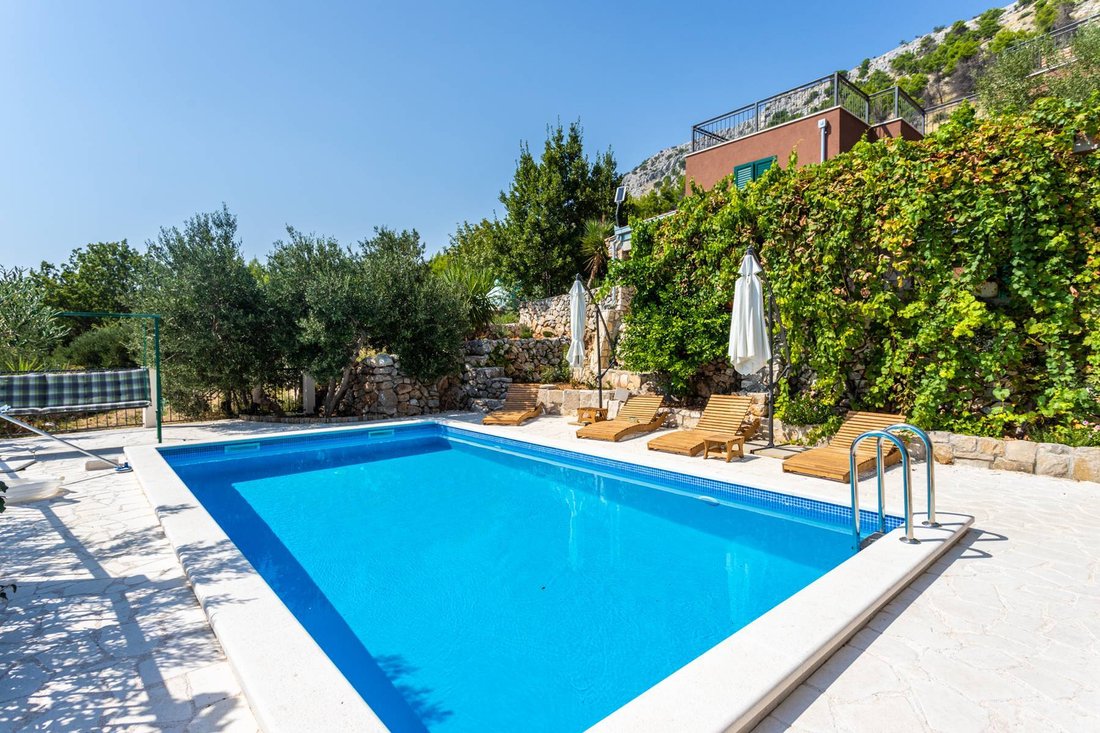 Villa in Jesenice, Split-Dalmatia County, Croatia 4 - 13567179