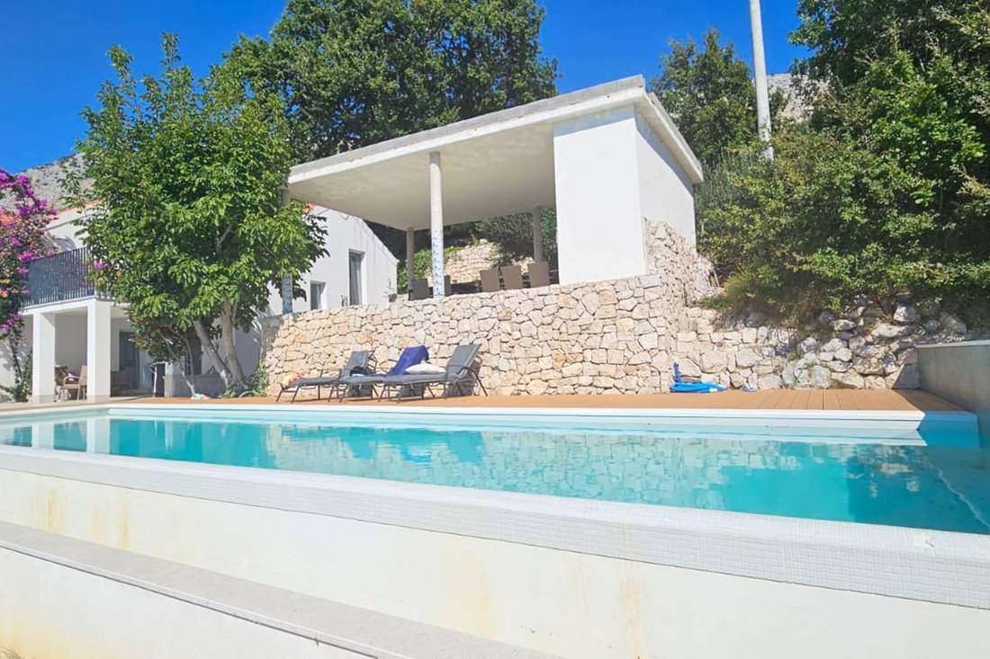 Villa in Jesenice, Split-Dalmatia County, Croatia 1 - 12673835