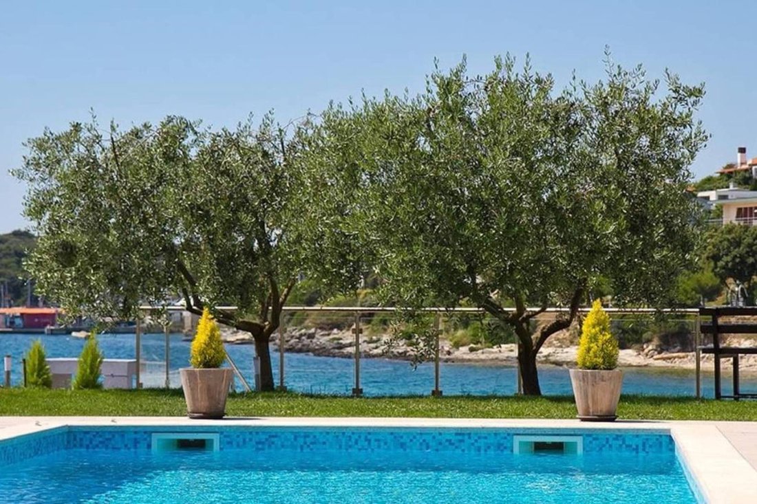 Villa in Pjescana Uvala, Istria County, Croatia 1 - 13566893