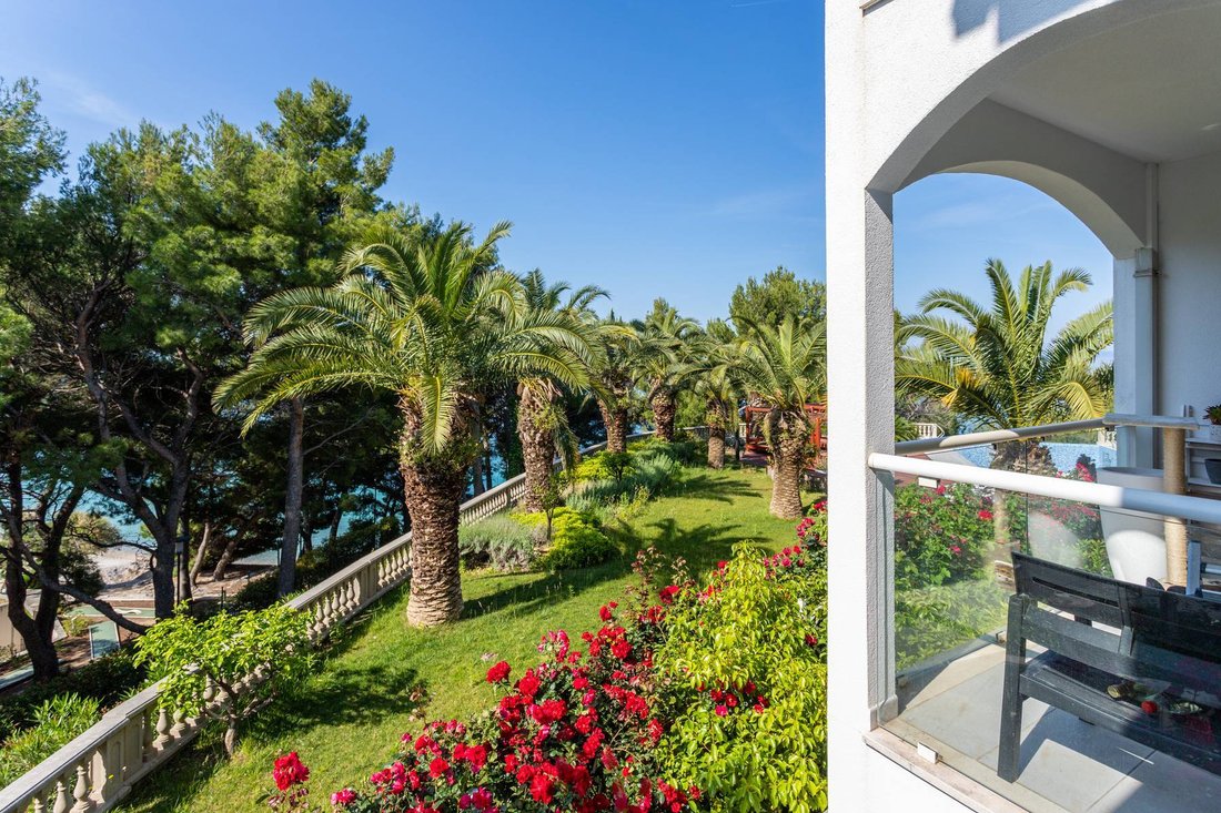Villa in Strozanac Donji, Split-Dalmatia County, Croatia 4 - 12906255