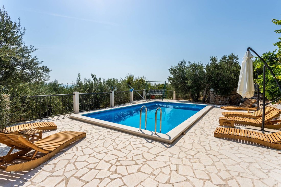 Villa in Jesenice, Split-Dalmatia County, Croatia 1 - 13567179