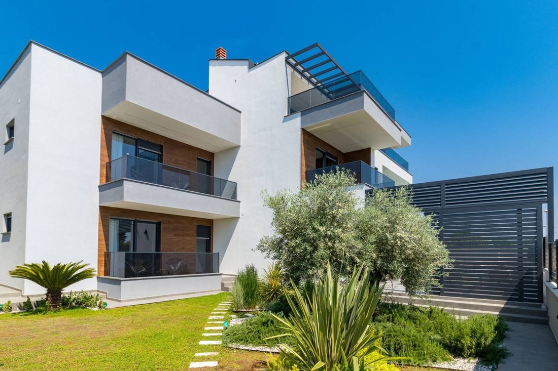 Villa in Fazana, Istria County, Croatia 2 - 13567401