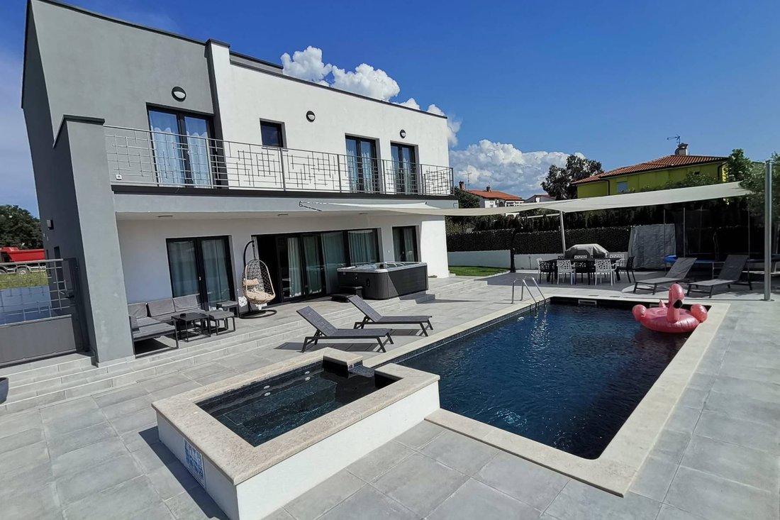 Villa in Antonci, Istria County, Croatia 2 - 13567749
