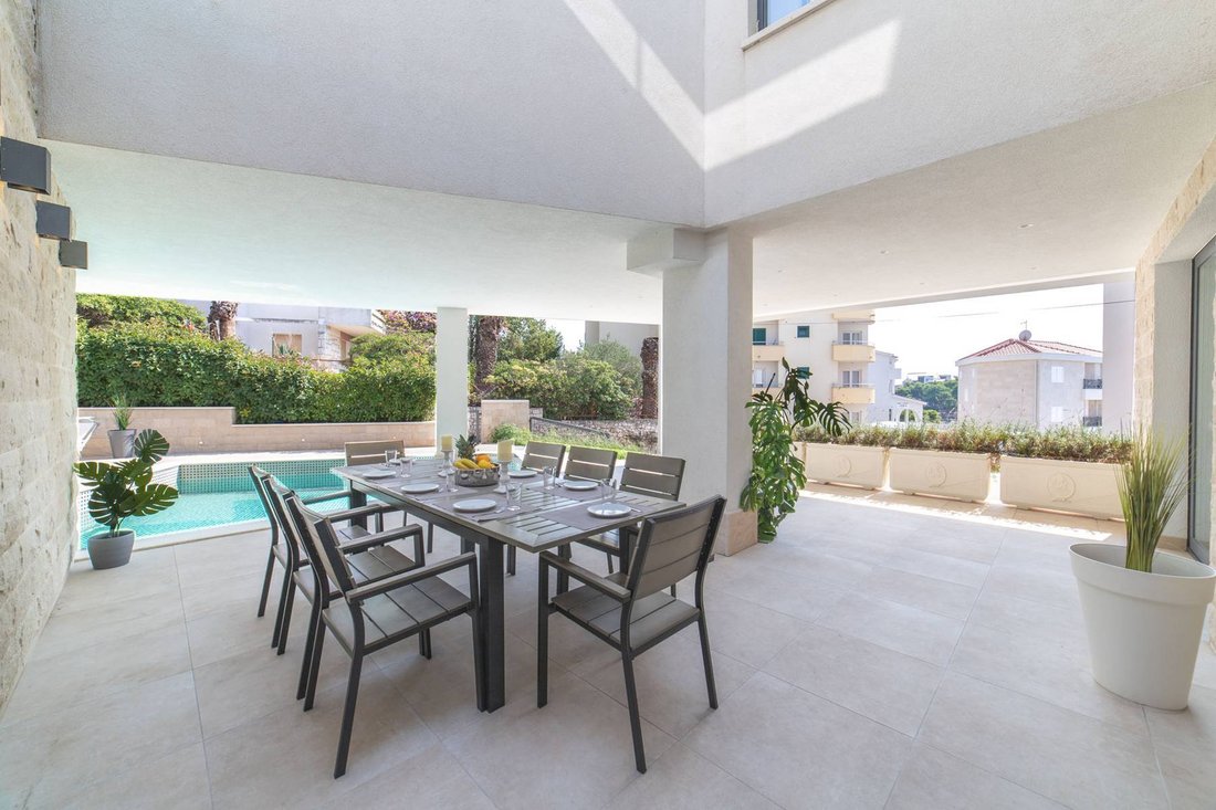 Villa in Okrug Gornji, Split-Dalmatia County, Croatia 3 - 12620743