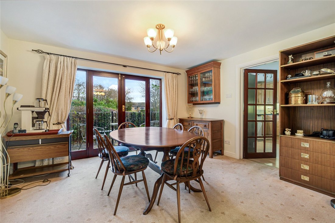 5 Bedroom Detached House For Sale In In Calverley, England, United