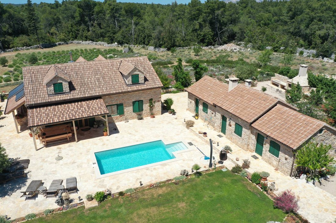 Villa in Stari Grad, Split-Dalmatia County, Croatia 3 - 12659306