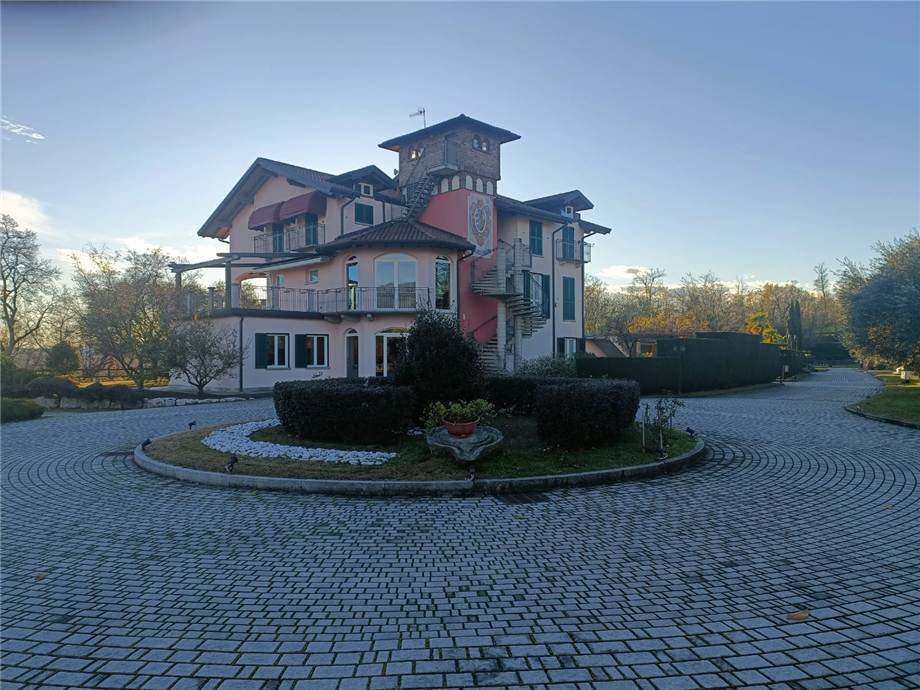Malgesso, Lombardy, Italy 1 - 13642662