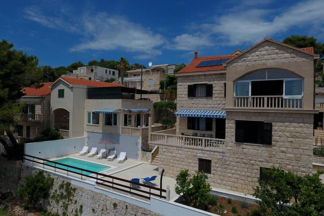 Villa in Split-Dalmatia County, Croatia 2 - 12667563