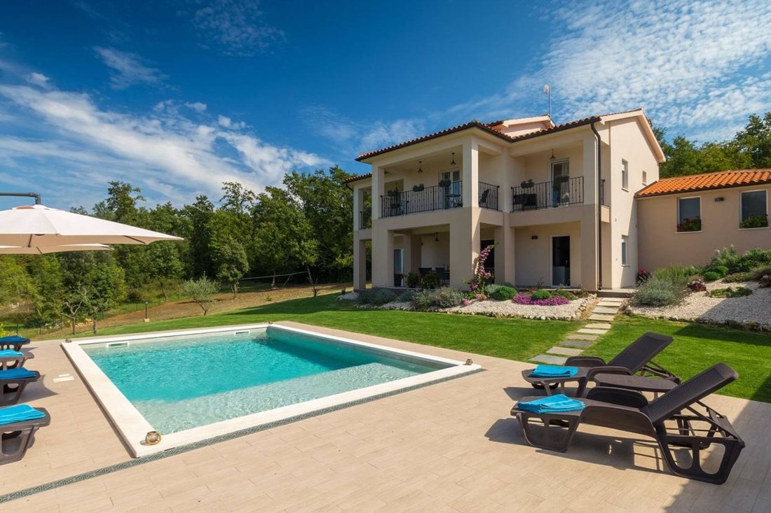 Villa in Rakalj, Istria County, Croatia 2 - 13567647