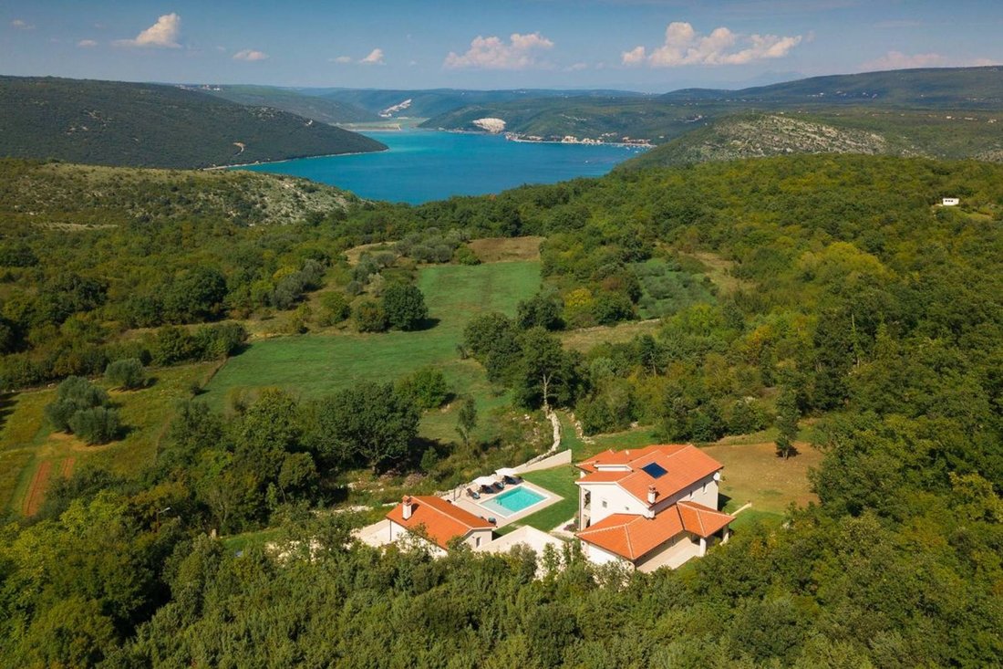 Villa in Rakalj, Istria County, Croatia 1 - 13567647