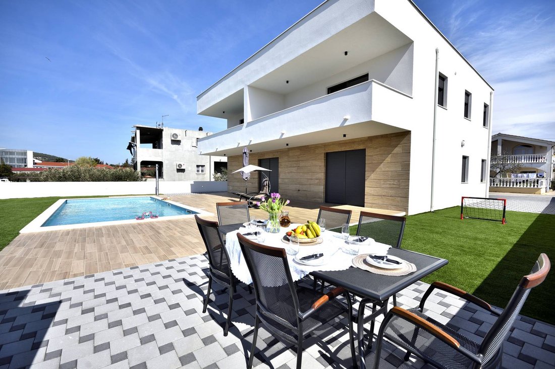 Villa in Tribunj, Sibenik-Knin County, Croatia 2 - 12673711