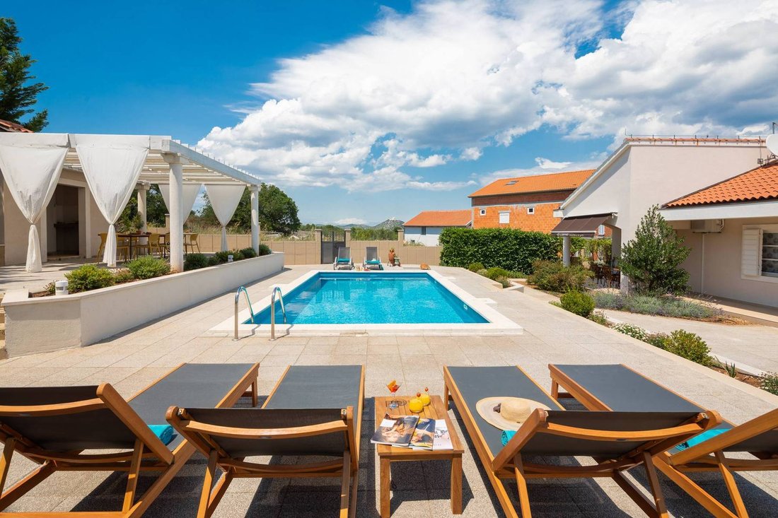 Villa in Vodice, Sibenik-Knin County, Croatia 3 - 12620738