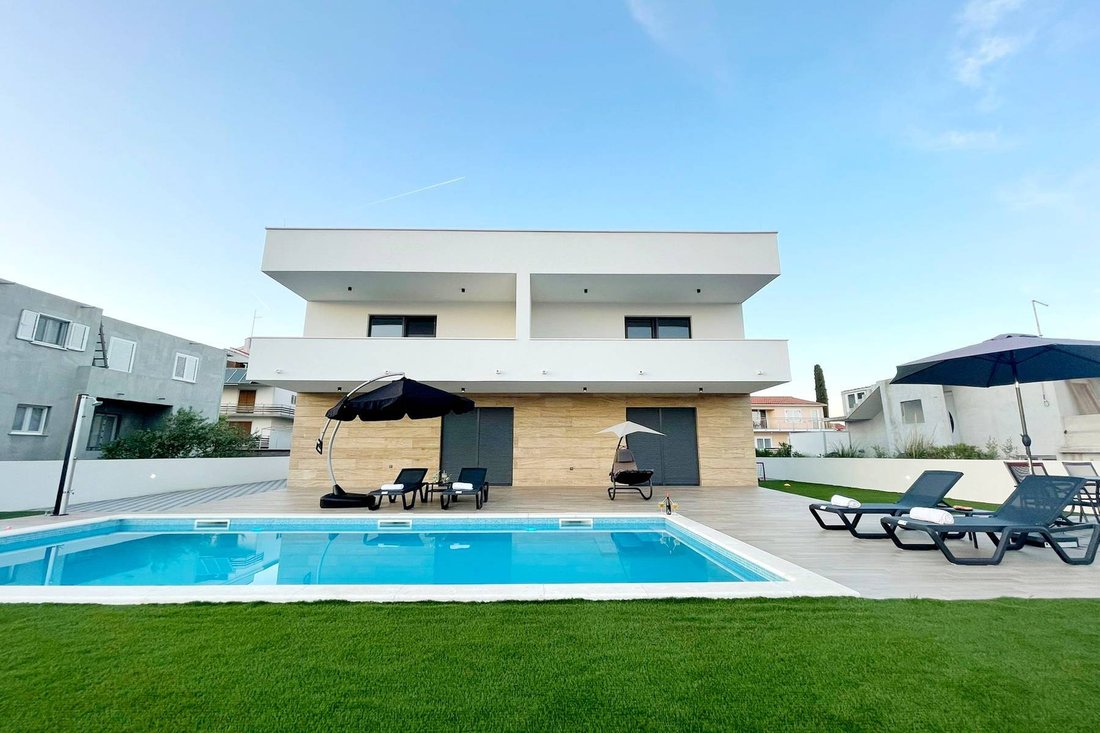 Villa in Tribunj, Sibenik-Knin County, Croatia 1 - 12673711