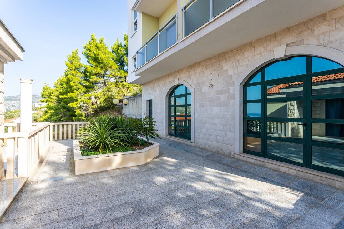 Villa in Omis, Split-Dalmatia County, Croatia 2 - 13565798