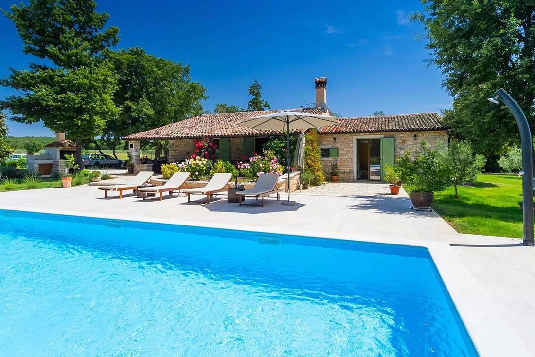 Villa in Bale, Istria County, Croatia 2 - 13566344