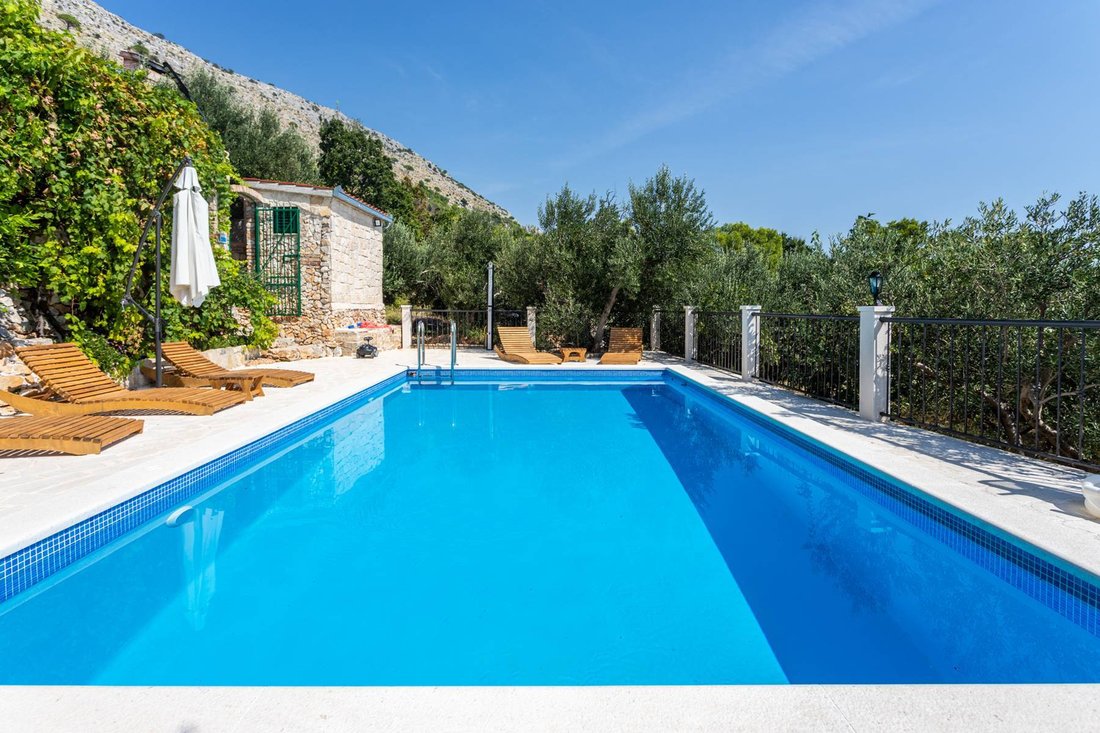 Villa in Jesenice, Split-Dalmatia County, Croatia 5 - 13567179
