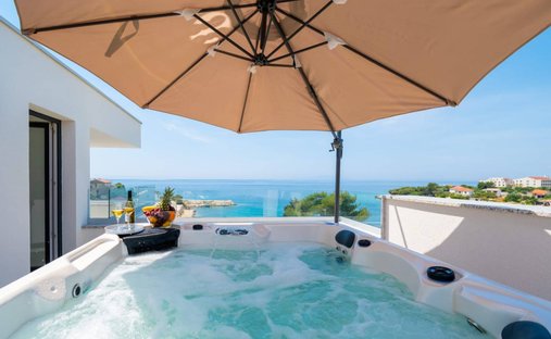 Villa in Lun, Croatia 1