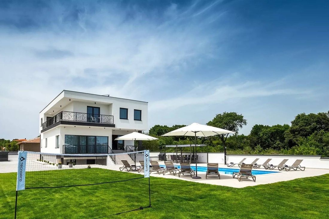 Villa in Grad Pula, Istria County, Croatia 2 - 13567050