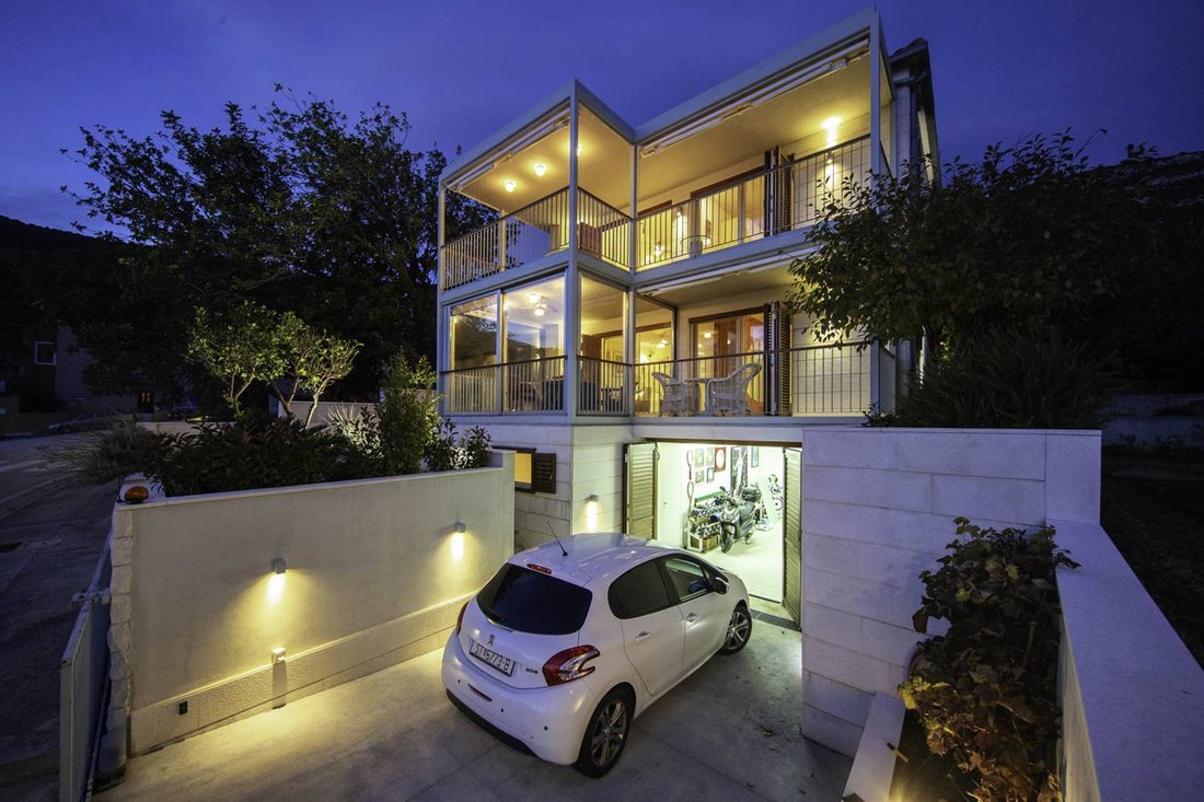 Villa in Komiza, Split-Dalmatia County, Croatia 1 - 13567785