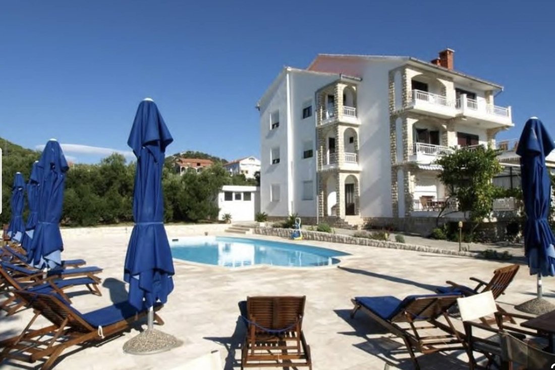 Villa in Barbat, Primorje-Gorski Kotar County, Croatia 1 - 13567847