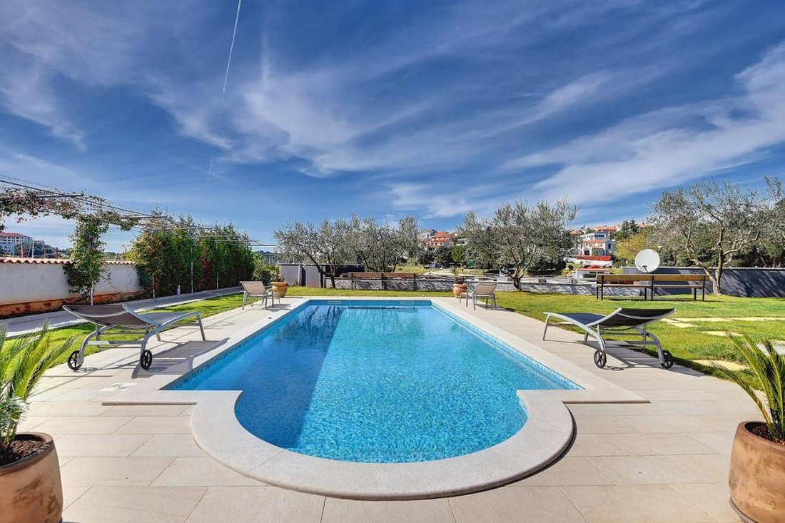 Villa in Pjescana Uvala, Istria County, Croatia 2 - 13566893