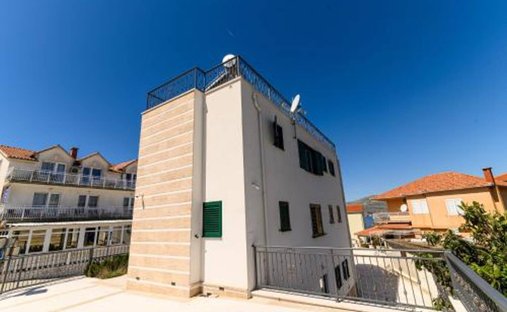 Villa in Okrug Gornji, Split-Dalmatia County, Croatia 1