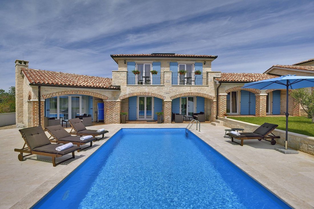 Villa in Medulin, Istria County, Croatia 1 - 12625519