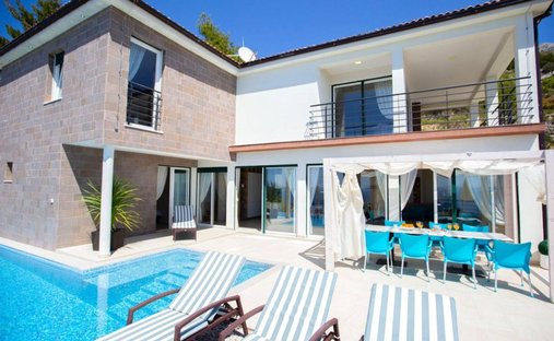 Villa in Gornja Podstrana, Split-Dalmatia County, Croatia 1