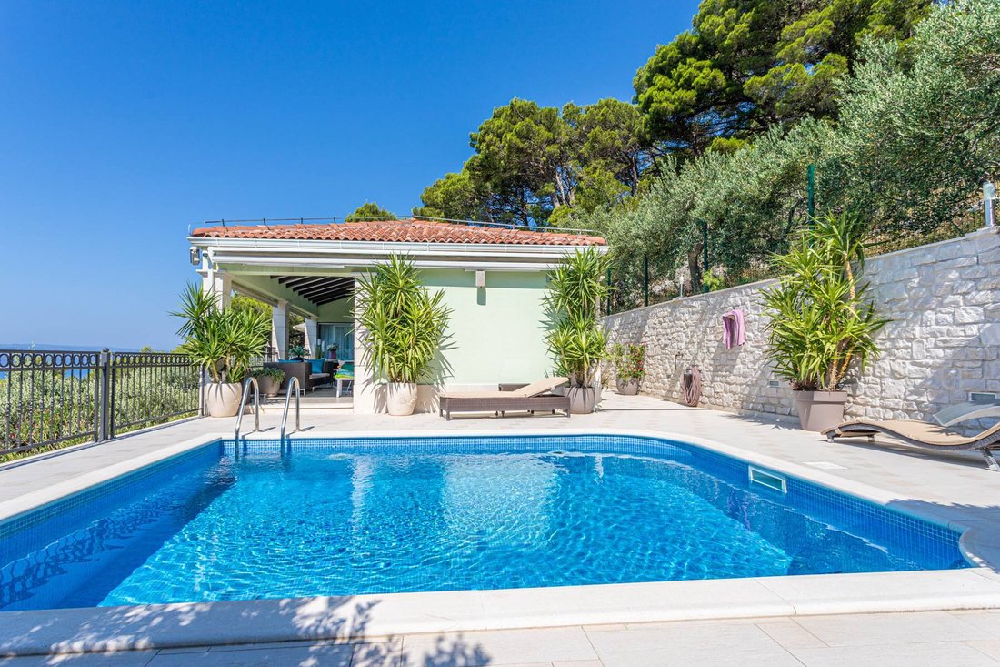 Villa in Brela, Split-Dalmatia County, Croatia 3 - 12673554