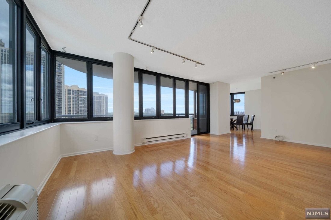 100 Carlyle Drive 11 C North In Cliffside Park, New Jersey, United