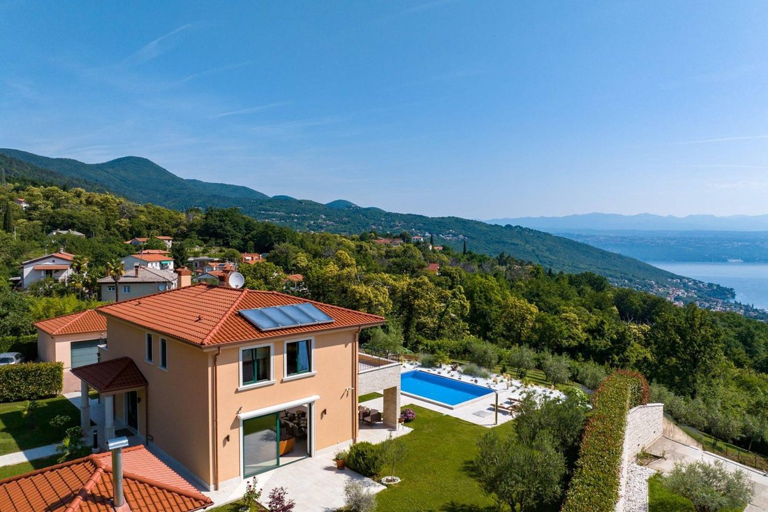 Villa in Grad Opatija, Primorje-Gorski Kotar County, Croatia 1 - 13497427