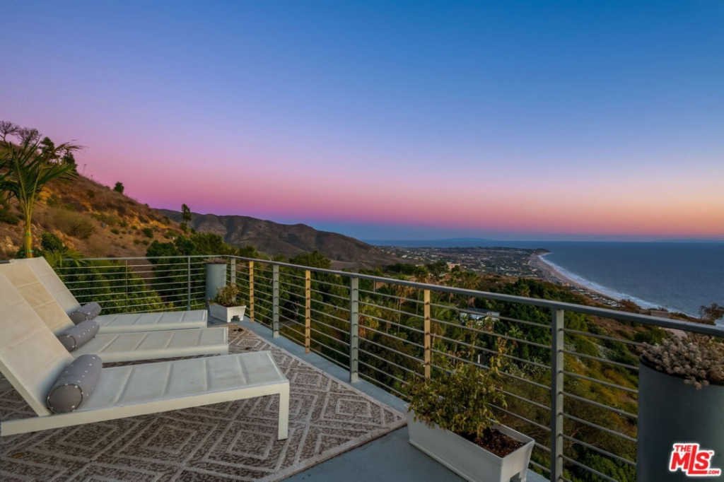 Single Family Detached Malibu In Malibu, California, United States For ...