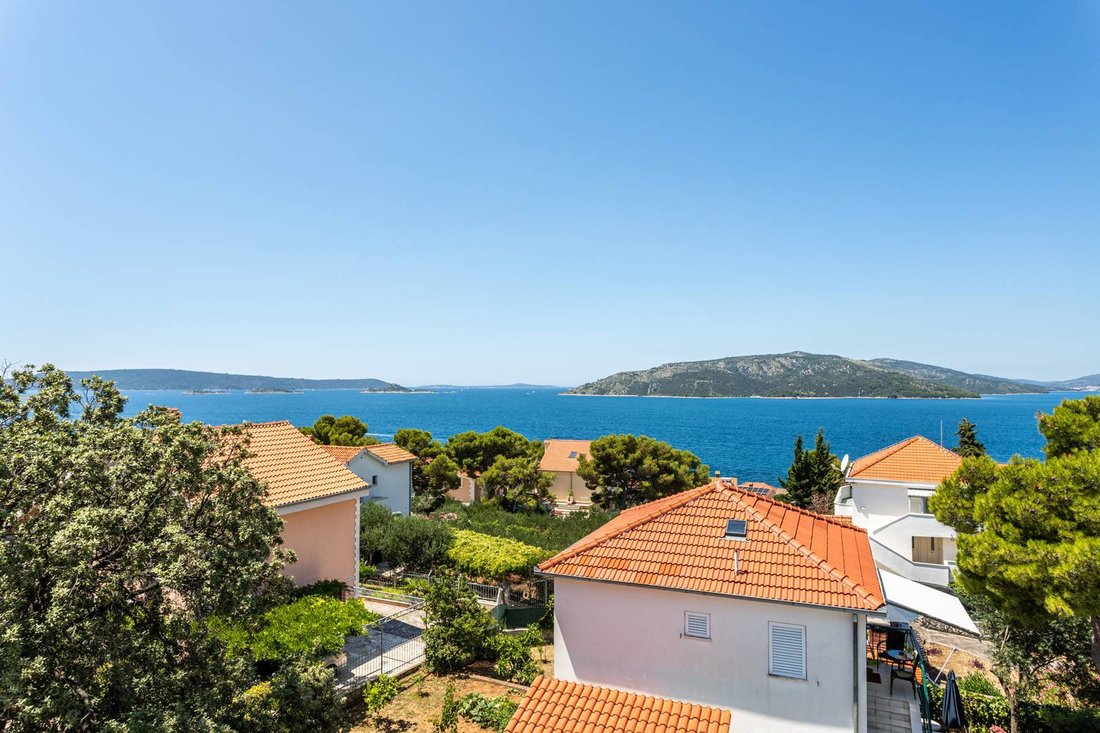 Villa in Okrug Donji, Split-Dalmatia County, Croatia 2 - 13567158