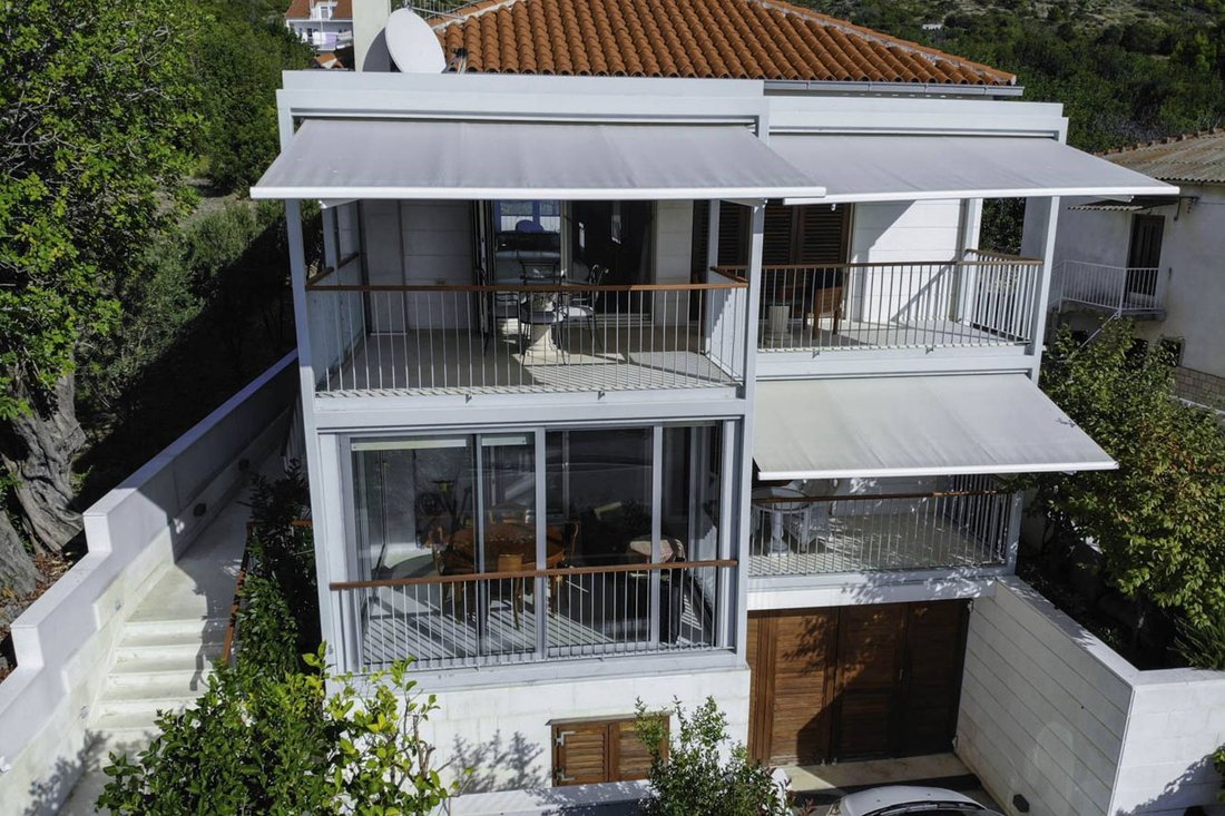 Villa in Komiza, Split-Dalmatia County, Croatia 2 - 13567785