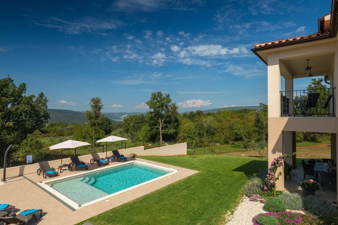 Villa in Rakalj, Istria County, Croatia 4 - 13567647